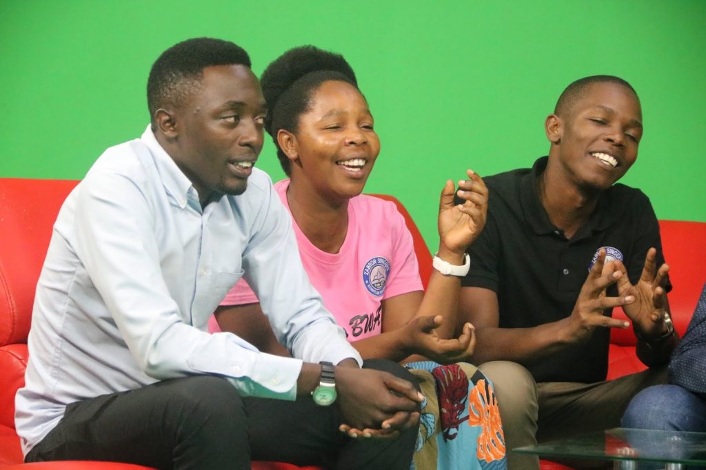 WAFAHAMU ZABRON SINGERS, WAIMBAJI WA MKONO WA BWANA WANAOFANANISHWA NA KWETU PAZURI