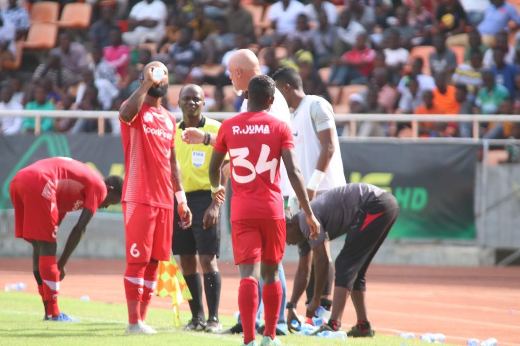 WACHEZAJI SABA WA SIMBA WANAOPEWA NAFASI YA KUSEPA MSIMU UJAO