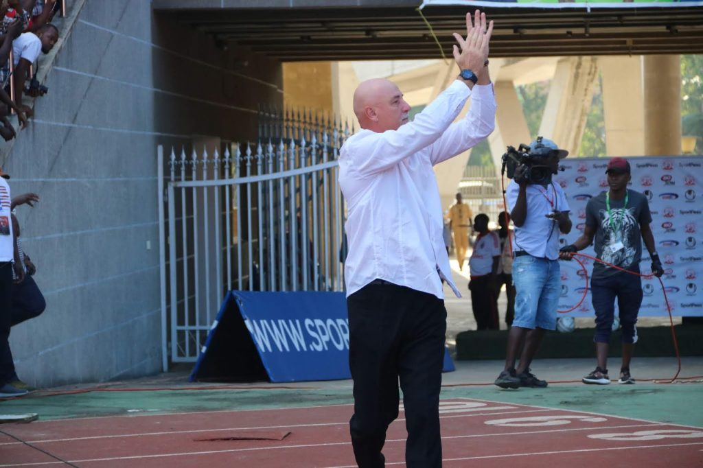 SIMBA YAPIGWA KIDUDE KIMOJA CHA NYUMBANI, NJE KIMATAIFA KUISHABIKIA YANGA NA AZAM FC
