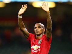ASHLEY YOUNG APEWA KITAMBAA CHA UNAHODHA UNITED