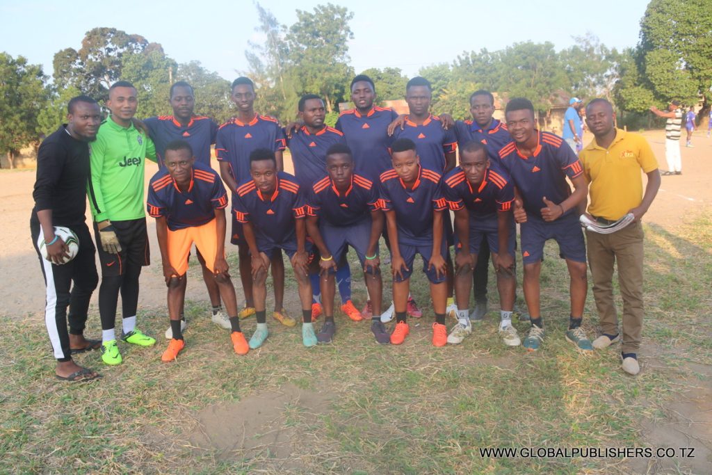 WALIOOA FC VS WASIOOA KESHO HAPATOSHI UWANJA WA CHUO CHA USTAWI DAR
