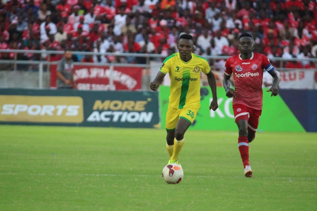 KUMBE MABEKI SIMBA WALIKAMIA MCHEZO WAO MBELE YA YANGA, MSHAMBULIAJI ALIYEWAPA TABU ASIMULIA