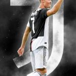 HUYU HAPA ANAMKIMBIZA CR 7 KWA MTINDO HUU