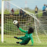 HUYU HAPA ALIYEMBANIA KAGERE ATAJWA KUBEBA MIKOBA YA ABAROLA AZAM FC