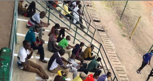 SIMBA YACHEKELEA MASHABIKI KURUHUSIWA KUSHANGILIA KESHO MBEYA