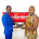 HUKU NI NYUMBA YA WASHINDI TU…KUTANA NA MSHINDI WA SAMSUNG Z FLIP 4 KUTOKA MERIDIANBET…!