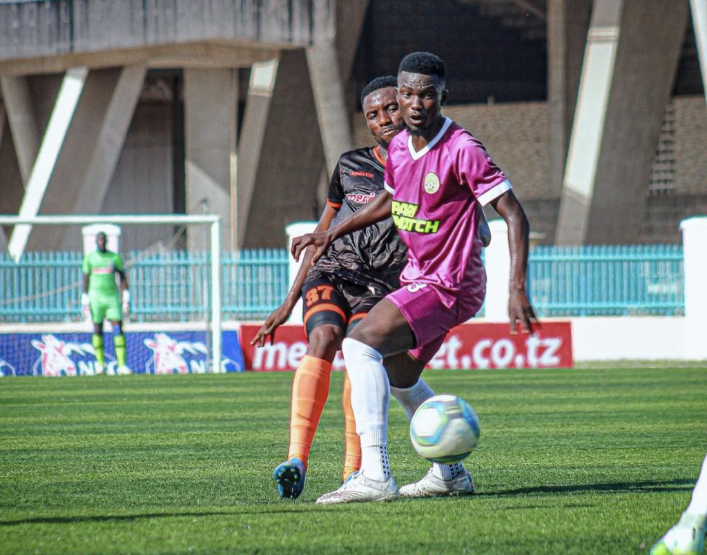 MASHABIKI WA MBEYA CITY WACHARUKA..."KOCHA ANAZINGUA SANA...TIMU HAINA UWEZO KABISA