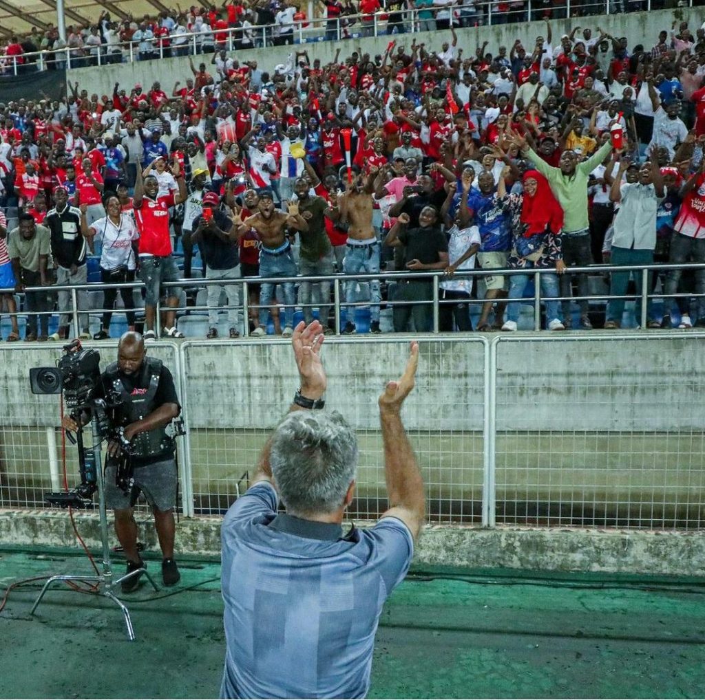 USAJILI WA SIMBA WASHTUA...KOCHA MPYA ASHIKILIA MAFAILI YA MASTAA HAWA