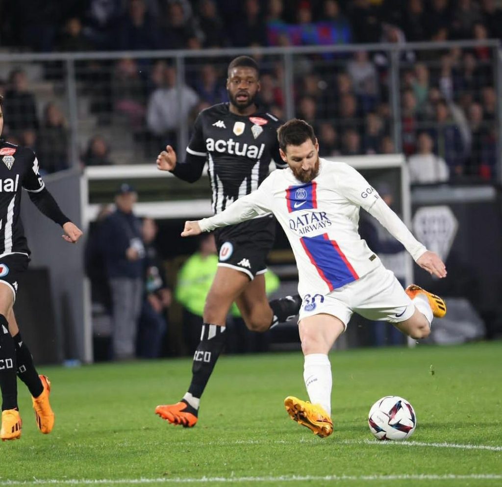 MESSI "BYE BYE" ANAONDOKA PSG BURE...BARCELONA WAPIGA RADA ZAO HIZI