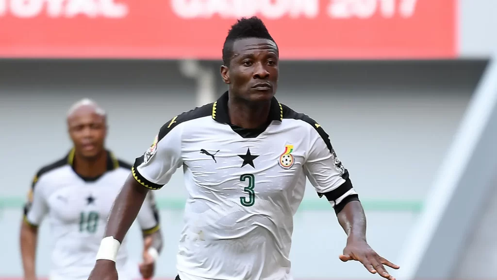 KUMBE ACHRAF ALIFUNDISHWA UJANJA NA ASAMOAH GYAN...ISHU NZIMA IKO HIVI
