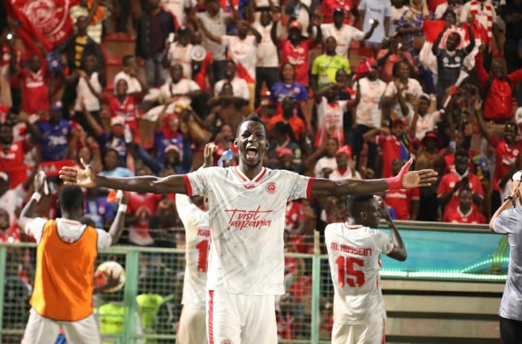 KANOUTE ANASUMBULIWA NA NYYONGA...SIMBA WASHINDWA KUVUMILIA WAFUNGUKA HAYA
