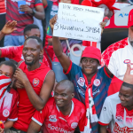 SIKU YA KWANZA TU KAZINI…BENCHIKHA AWAPIGIA MAGOTI MASHABIKI SIMBA….KILIO CHAKE HIKI HAPA…