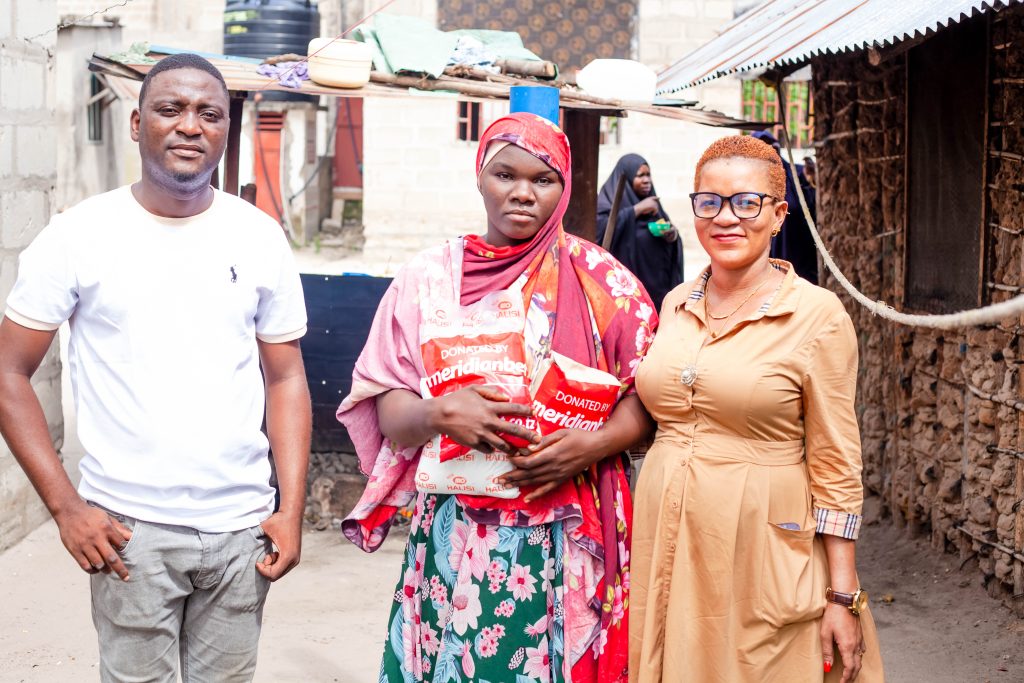 MERIDIANBET WAGAWA CHAKULA KWA MAMA ASIYEOONA| CHEZA KASINO USHINDE…