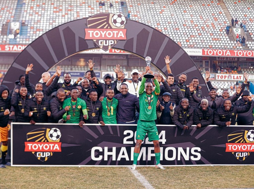 YANGA KUTUA LEO ALFAJIRI NA KOMBE