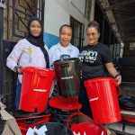 KWA AFYA BORA, MERIDIANBET YAKABIDHI DUSTBINS HOSPITALI YA KIFUMA….