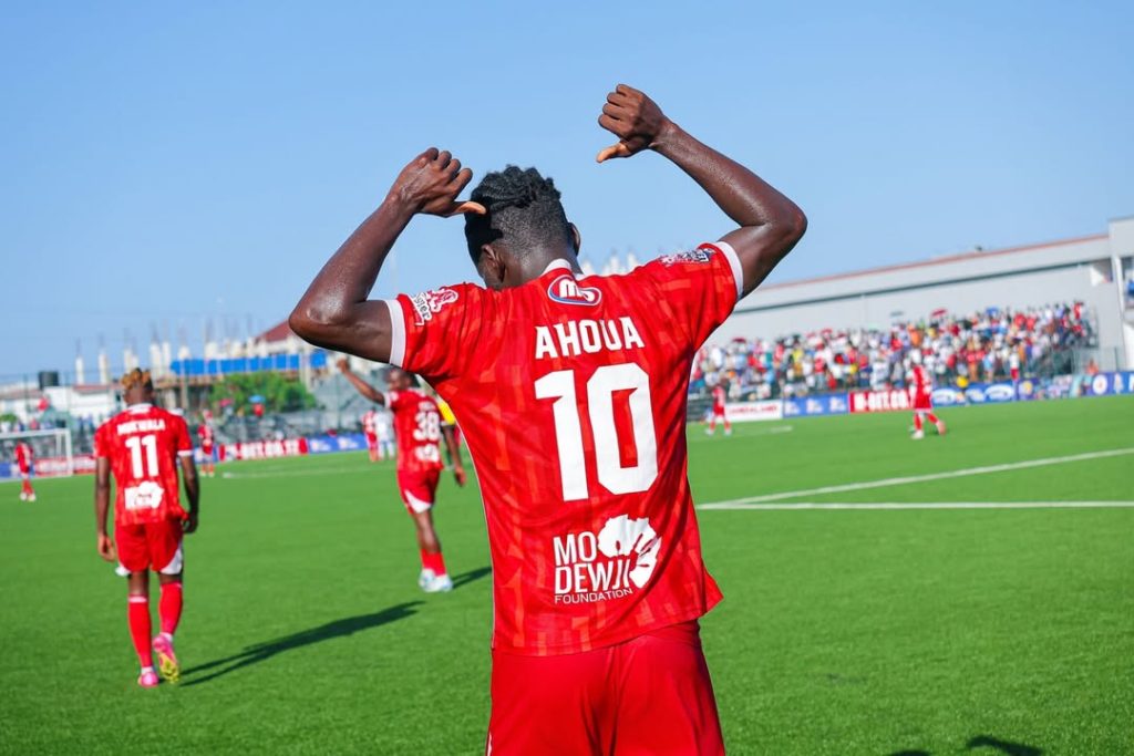 UJUMBE MZITO WAACHWA NA AHOUA SIMBA SC