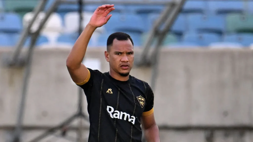 MPANGO WA SIRI WA SIMBA WAMHUSISHA BEKI WA MAMELODI SUNDOWNS