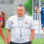 Seleman Matola akiwa katika majukumu ya benchi la ufundi la Simba SC