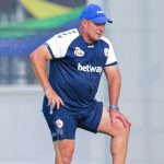 Steve Barker Aipachika Jina la “Paradiso” Kambi ya Simba SC Afrika Kusini