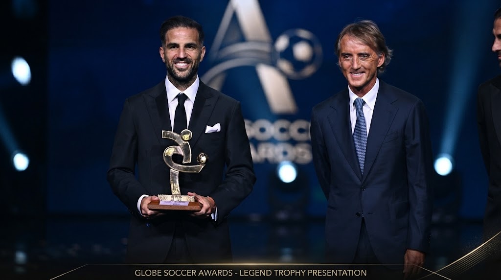 Cesc Fabregas Kocha Bora Serie A