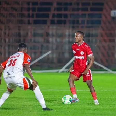 Steve Barker Afichua Ufundi wa Nathaniel Chilambo Simba SC