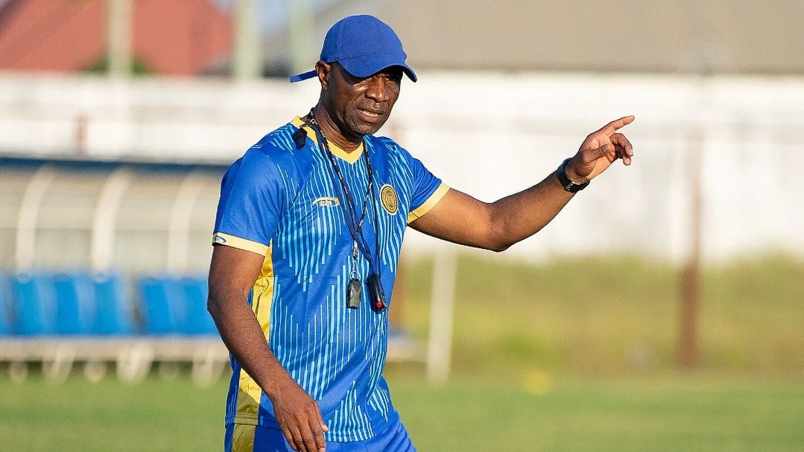 Kocha Mkuu wa Azam FC Florent Ibenge akiongoza maandalizi ya kikosi